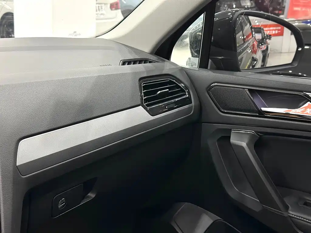 VOLKSWAGEN TIGUAN L 2018