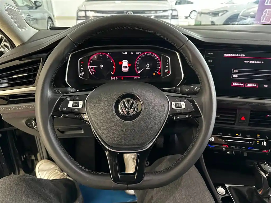 VOLKSWAGEN SAGITAR 2022