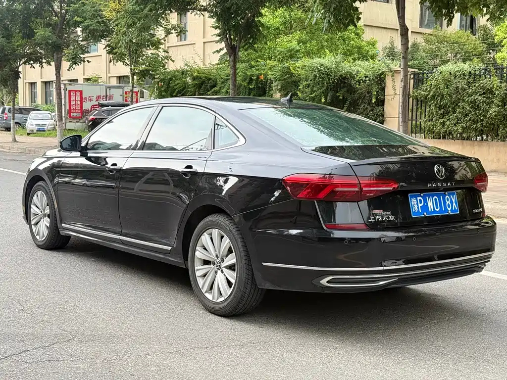 VOLKSWAGEN PASSAT 2021