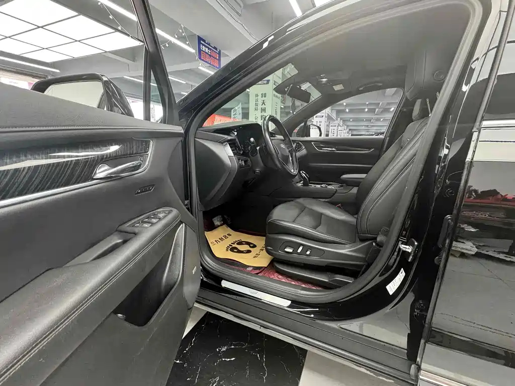 CADILLAC XT6 2021