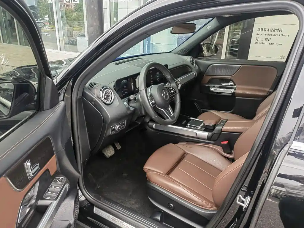 MERCEDES BENZ GLB 2023