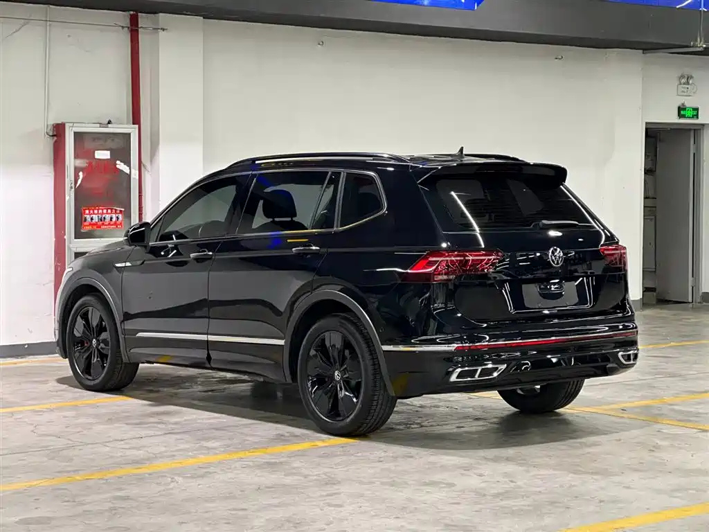VOLKSWAGEN TIGUAN L 2021