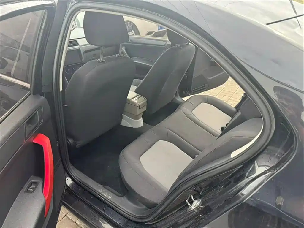 SKODA RAPID 2015