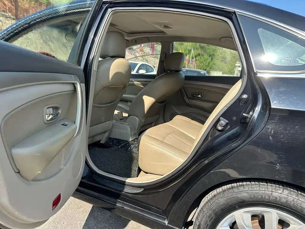 DONGFENG AEOLUS A60 2012