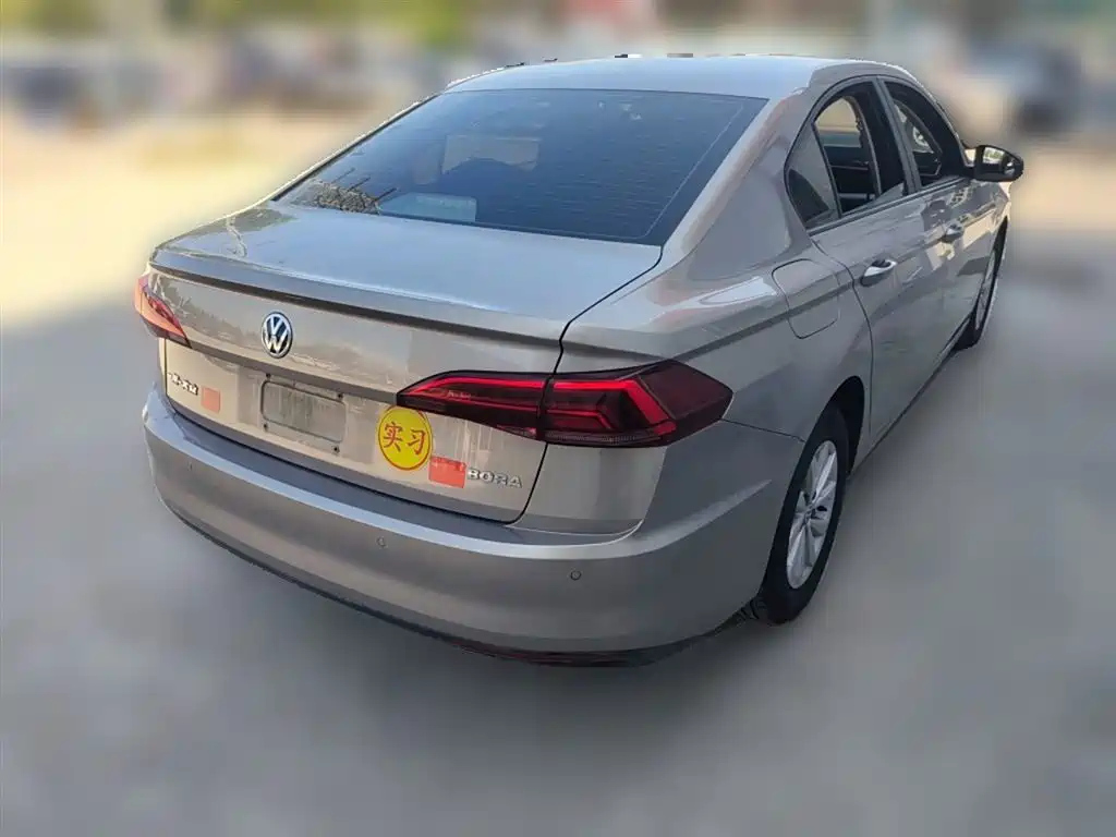 VOLKSWAGEN BORA 2019