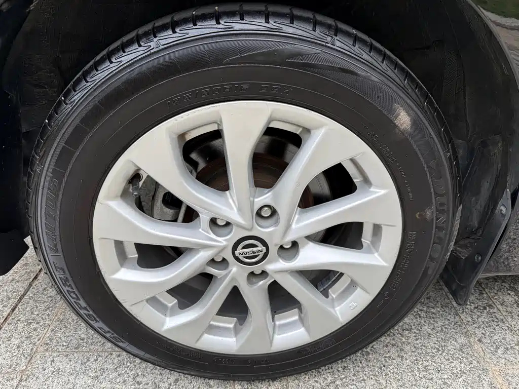 NISSAN SYLPHY 2019