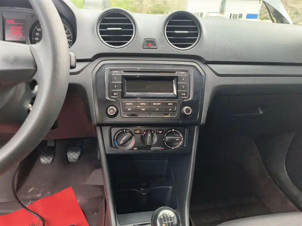 VOLKSWAGEN JETTA 2013