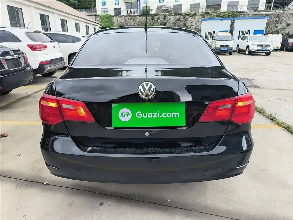 VOLKSWAGEN JETTA 2013