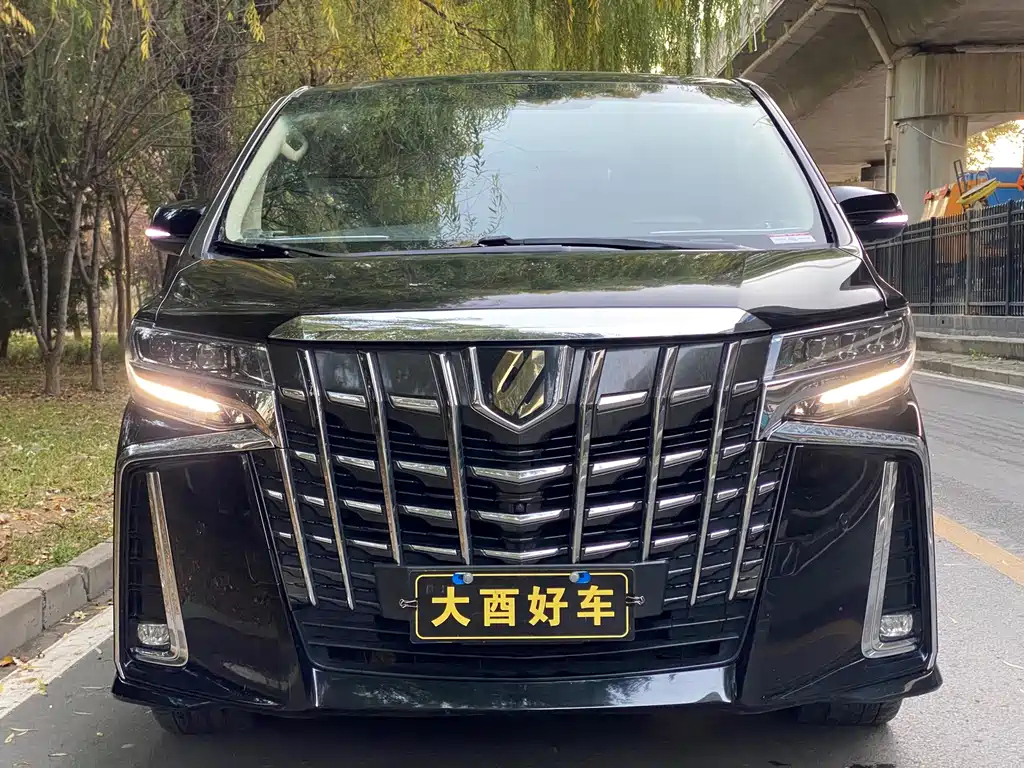 TOYOTA ALPHARD 2017