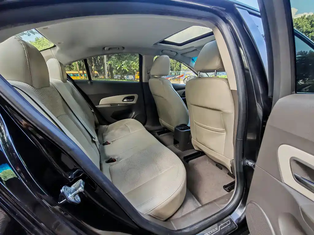 CHEVROLET CRUZE 2015