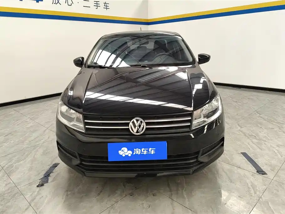 VOLKSWAGEN SANTANA 2019