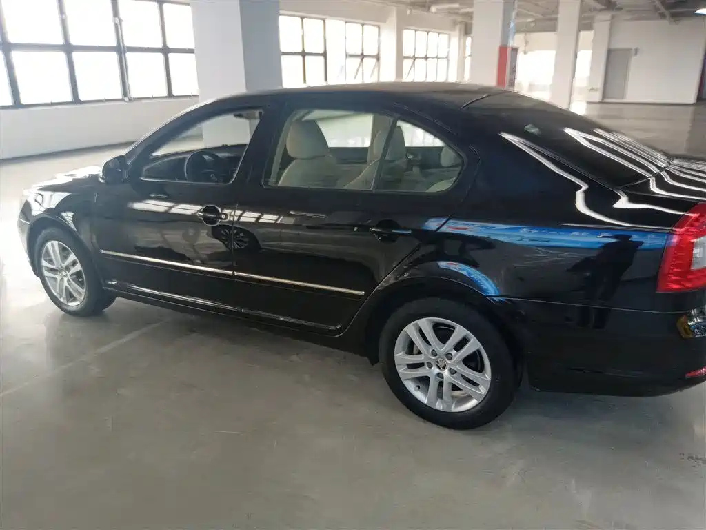 SKODA OCTAVIA 2014