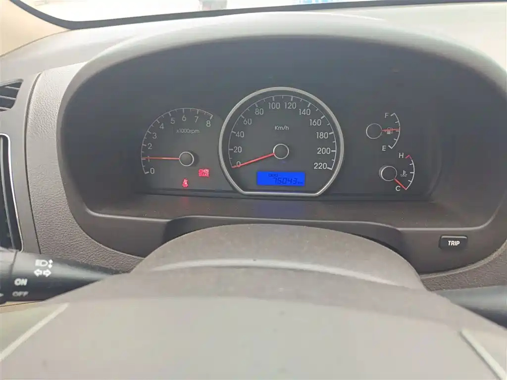 HYUNDAI CELESTA 2015