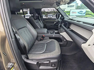 LAND ROVER DEFENDER  2020 YEAR 110 P400 SE 2020