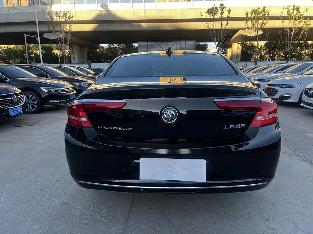 BUICK LACROSSE 2018