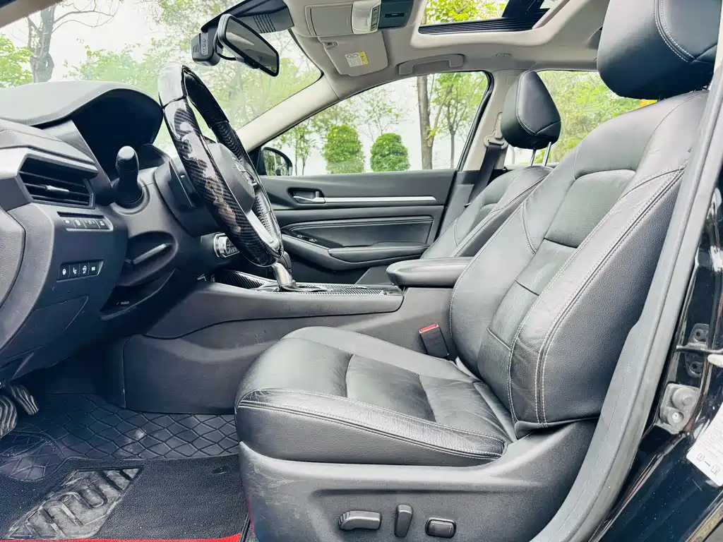 NISSAN TEANA 2019
