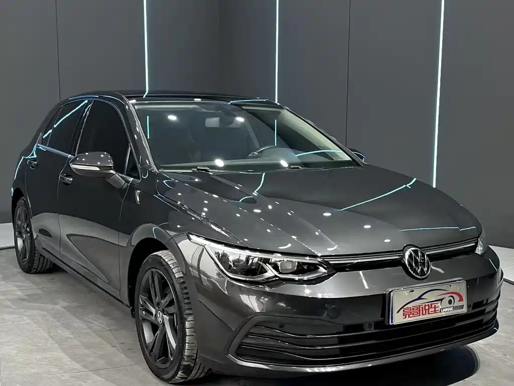 VOLKSWAGEN GOLF 2022