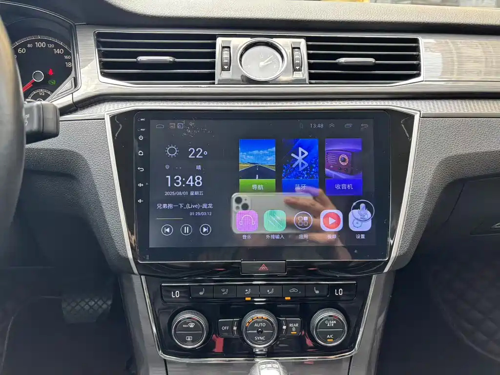 VOLKSWAGEN PASSAT 2017