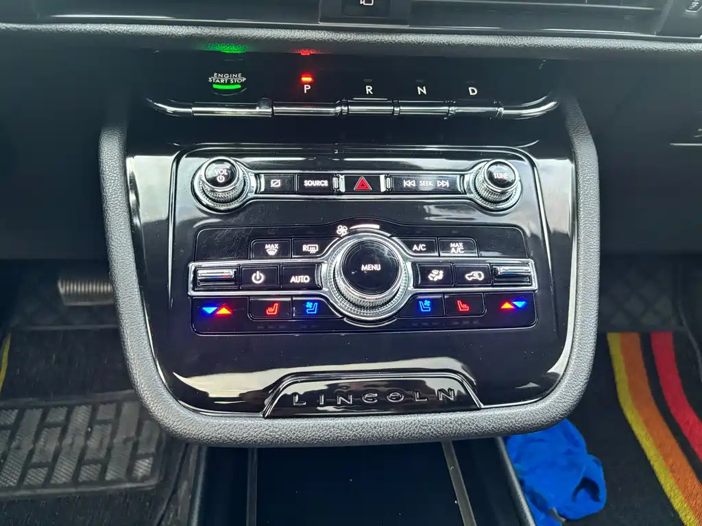 LINCOLN ADVENTURER 2022