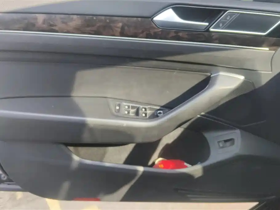 VOLKSWAGEN MAGOTAN 2018