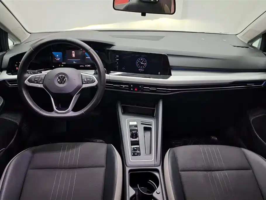 VOLKSWAGEN GOLF 2021