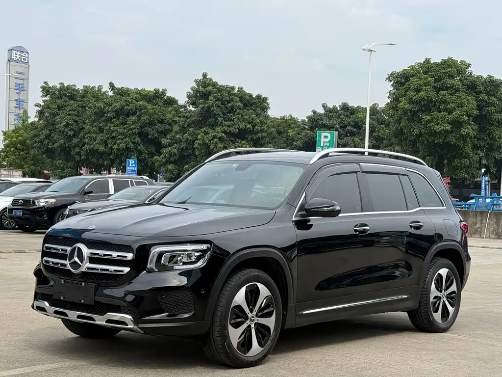MERCEDES BENZ GLB 2021