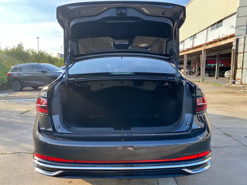 VOLKSWAGEN SAGITAR 2023