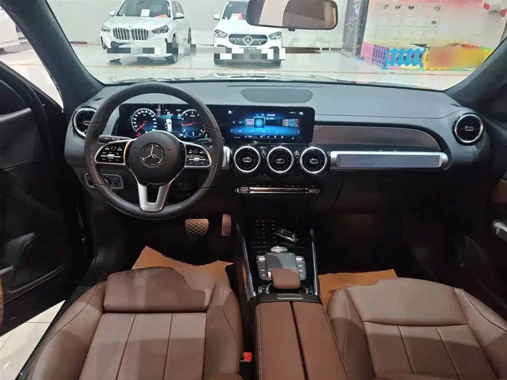 MERCEDES BENZ GLB 2023