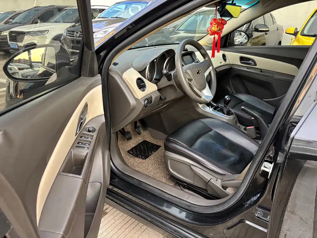 CHEVROLET CRUZE 2015