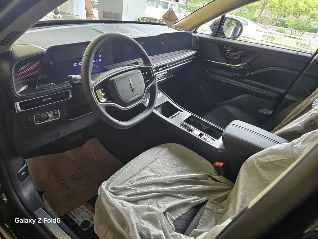 LINCOLN ADVENTURER 2024