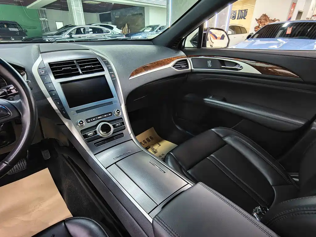 LINCOLN MKZ 2020