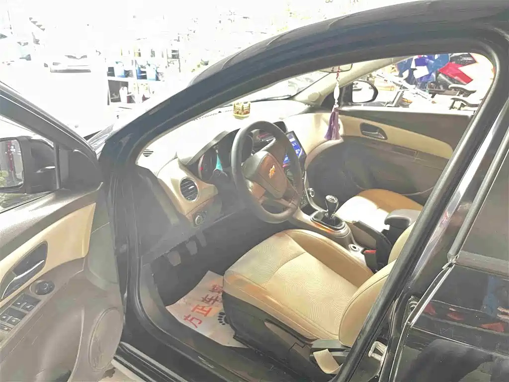 CHEVROLET CRUZE 2015