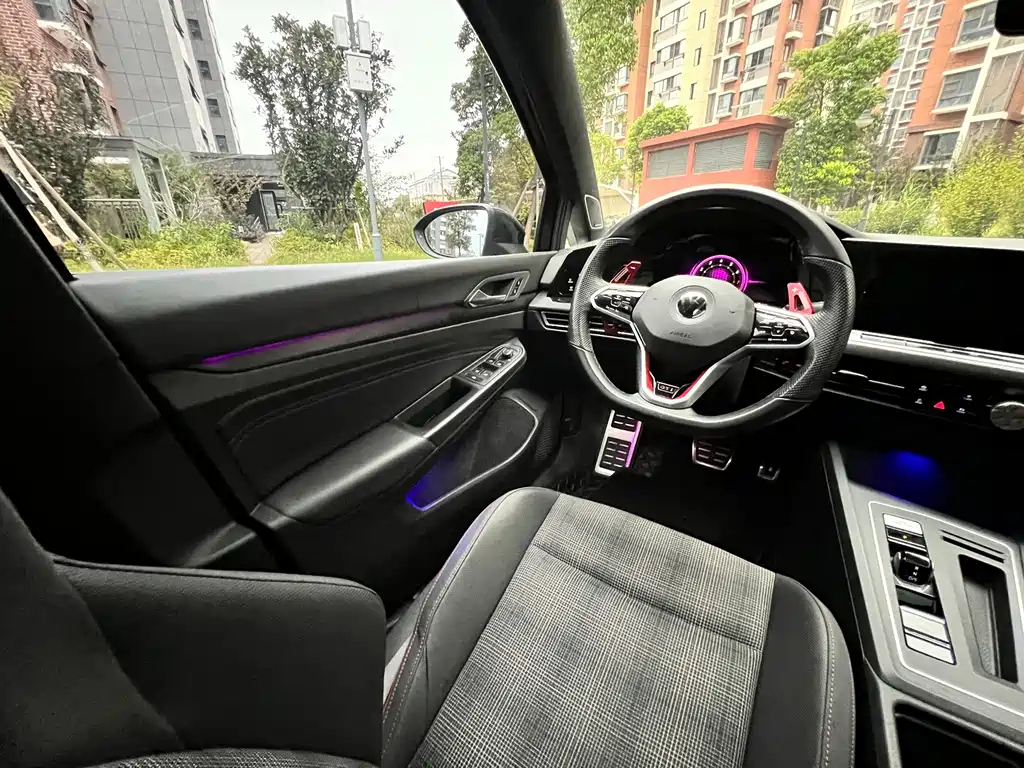 VOLKSWAGEN GOLF GTI 2021
