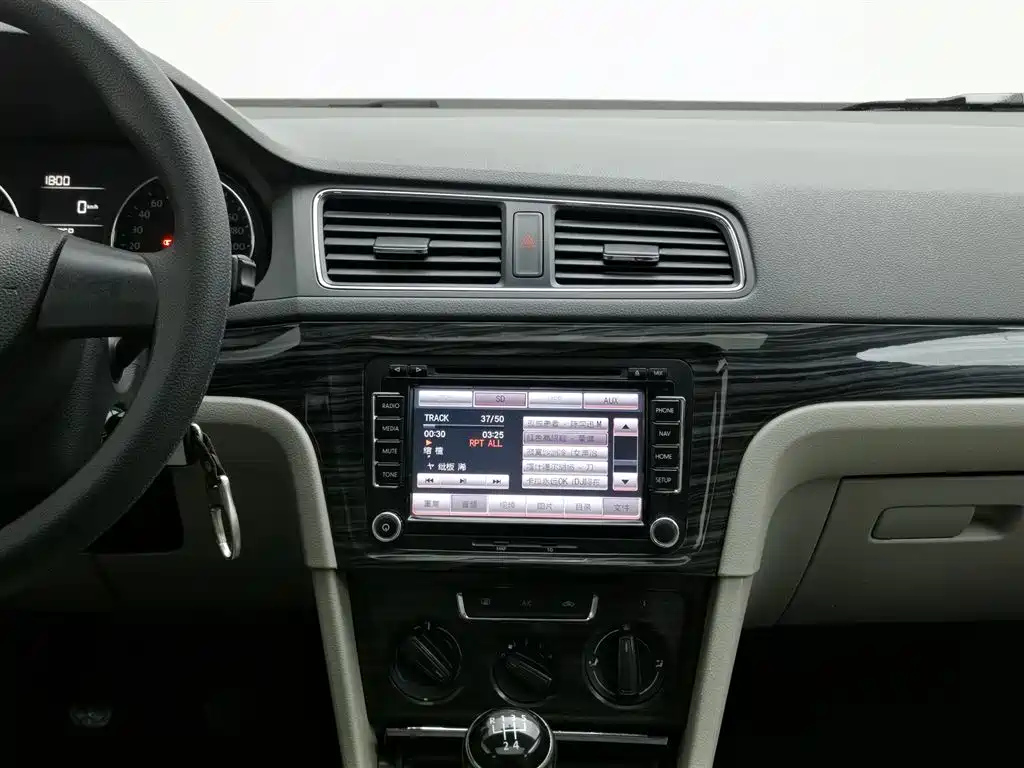 VOLKSWAGEN LAVIDA 2014