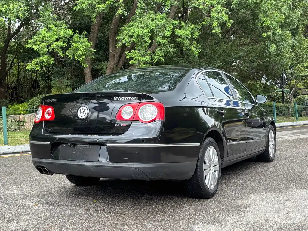 VOLKSWAGEN MAGOTAN 2011