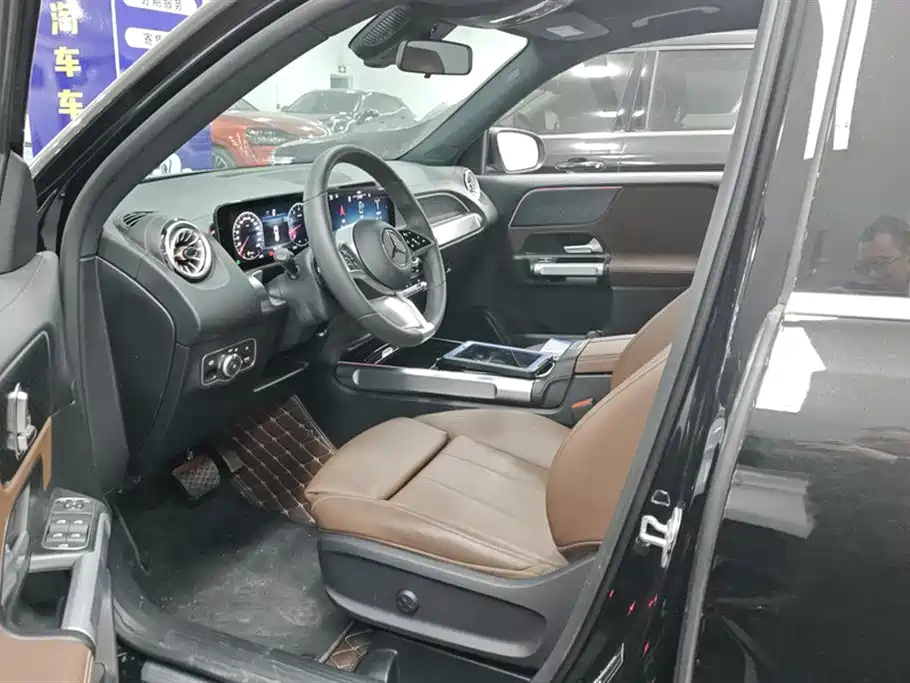 MERCEDES BENZ GLB 2024