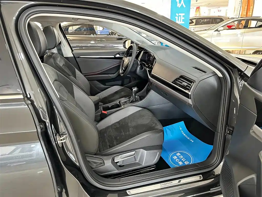 VOLKSWAGEN SAGITAR 2022
