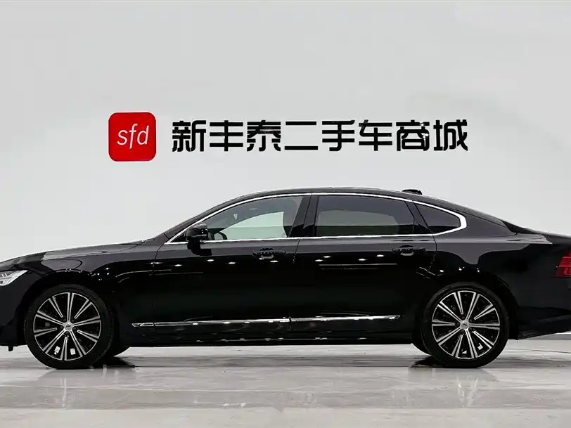 VOLVO S90 2023