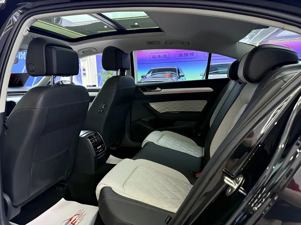 VOLKSWAGEN MAGOTAN 2023