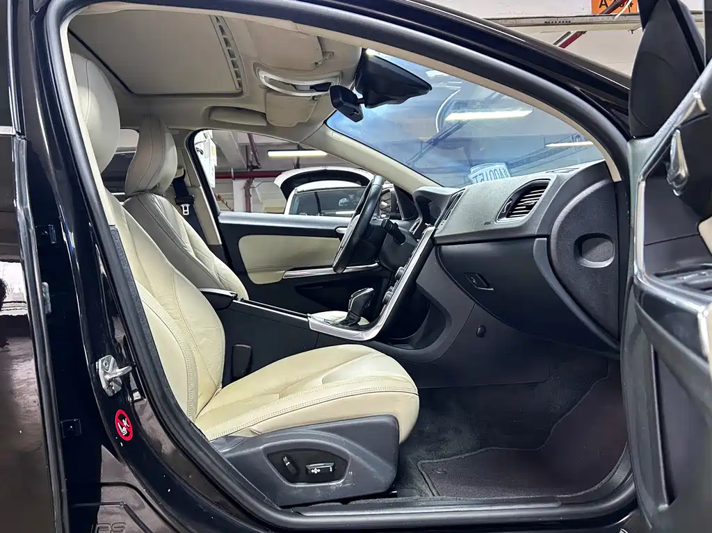 VOLVO S60 IMPORT 2014