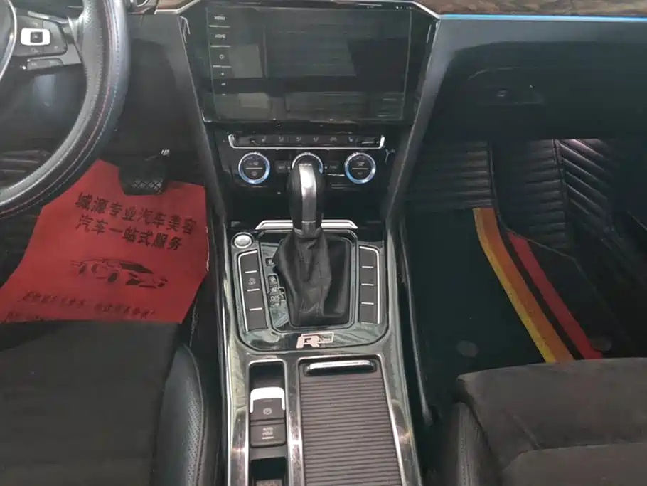 VOLKSWAGEN MAGOTAN 2018