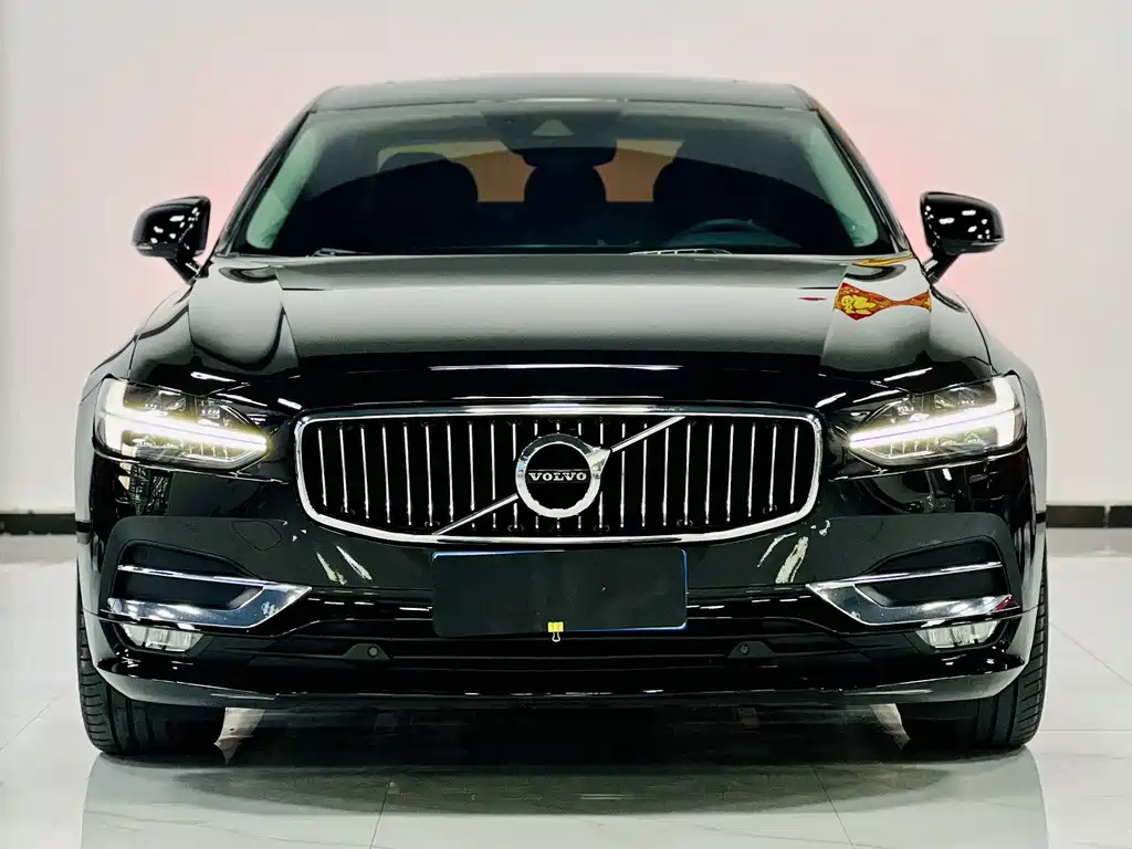 VOLVO S90 2019