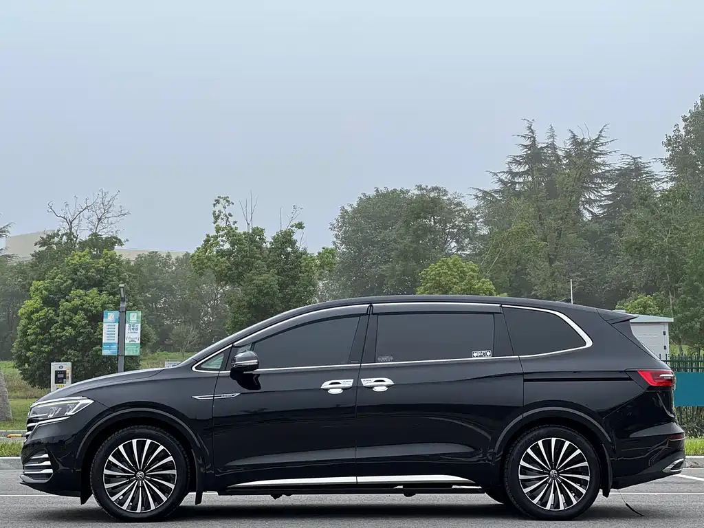 VOLKSWAGEN VILORAN 2024