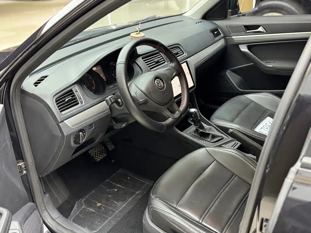 VOLKSWAGEN LAVIDA 2018