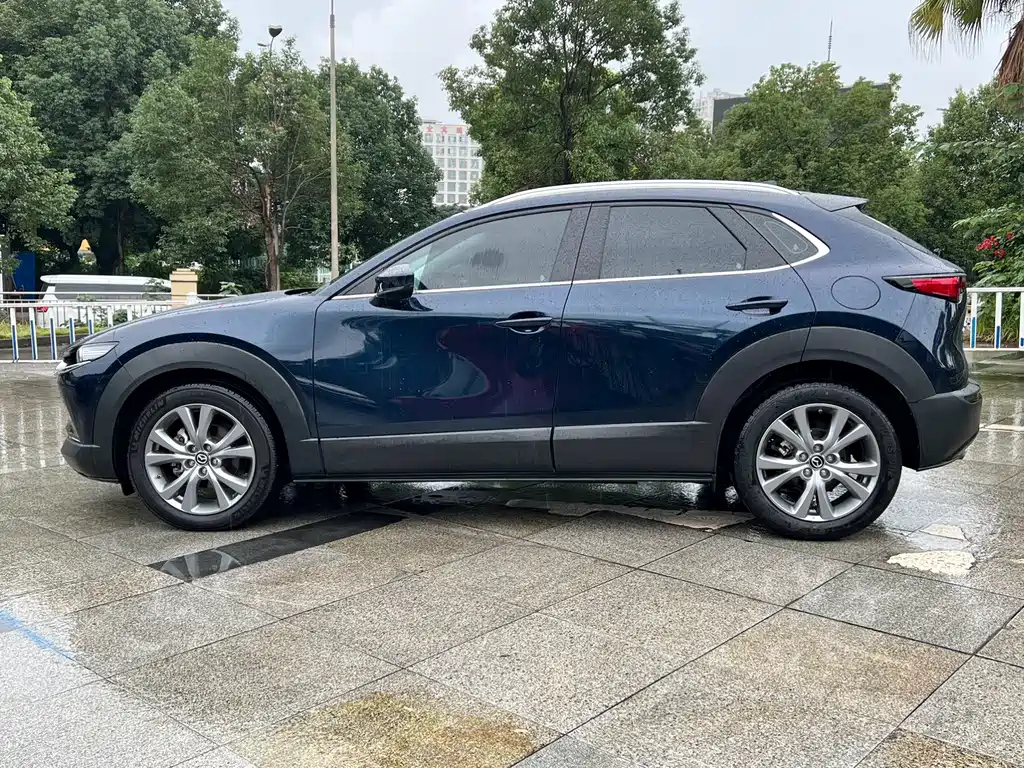 MAZDA CX-30 2020