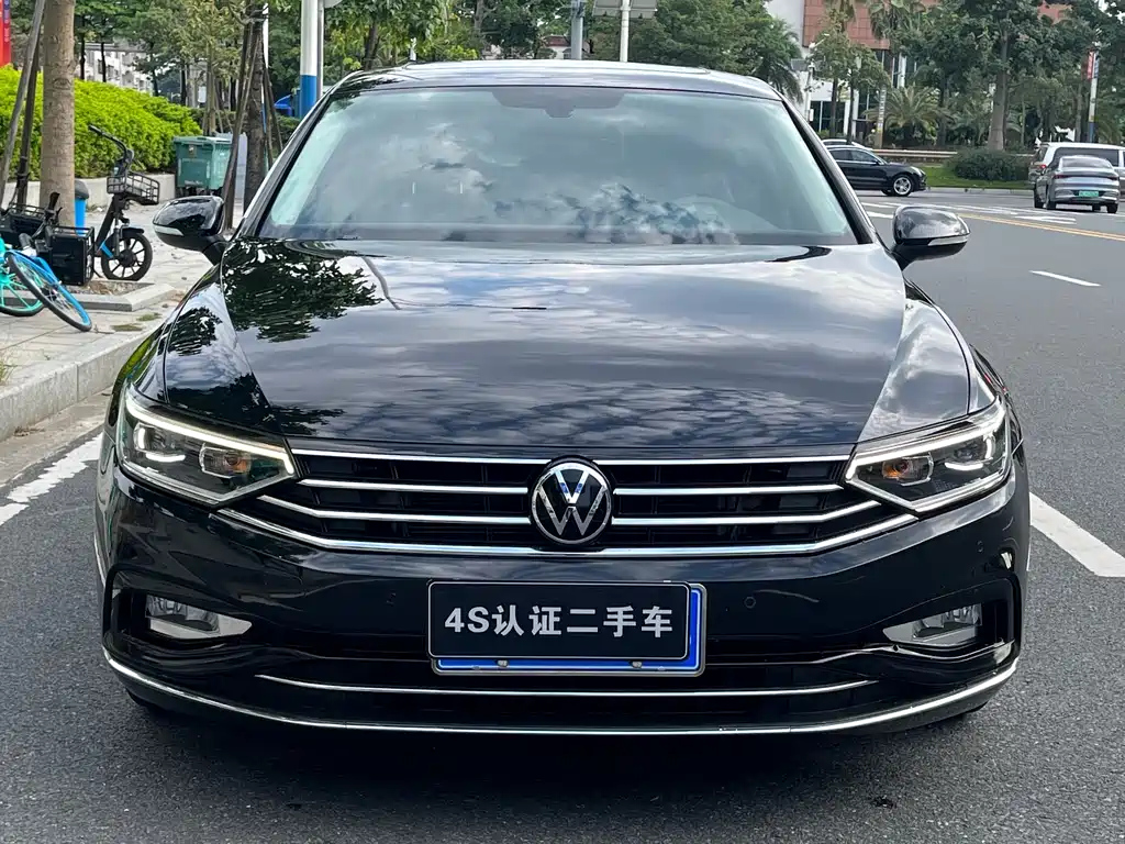 VOLKSWAGEN MAGOTAN 2021