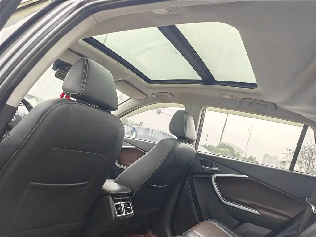 BAIC S6 2016