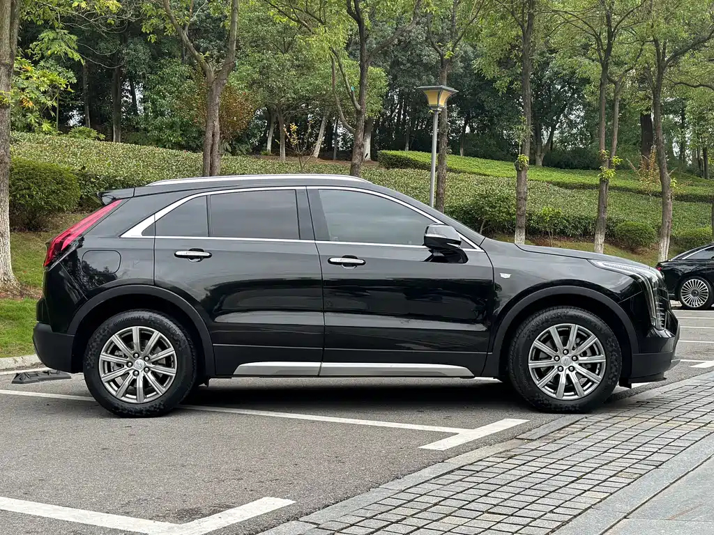 CADILLAC XT4 2021