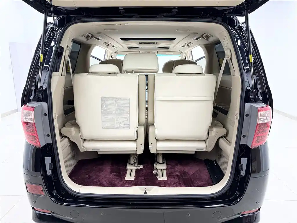 TOYOTA ALPHARD 2013