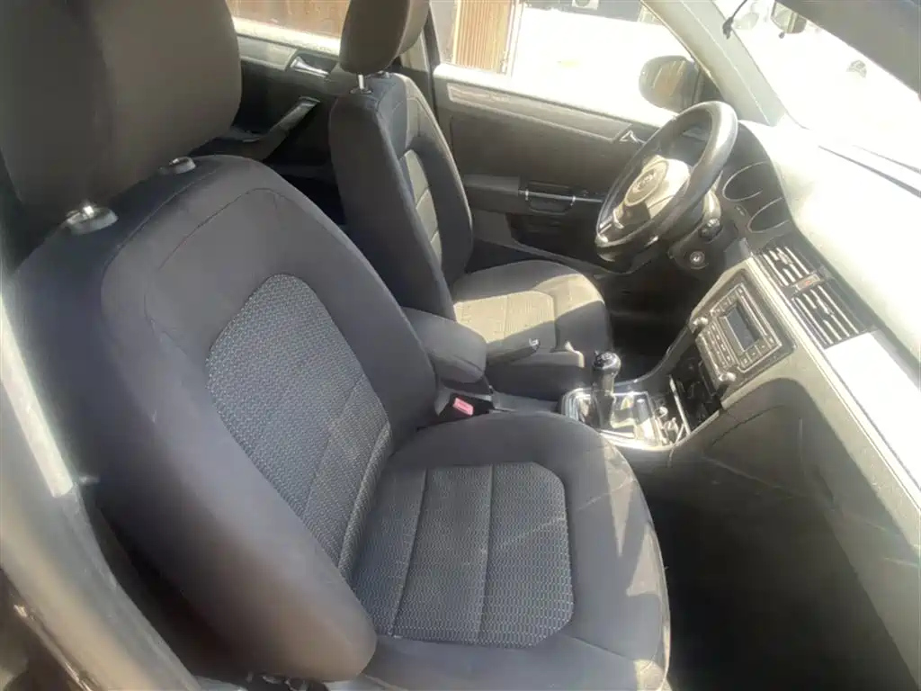 VOLKSWAGEN BORA 2013